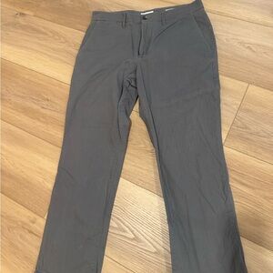 Goodfellow & Co Men’s Grey Hennepin Straight Flat Front Chinos